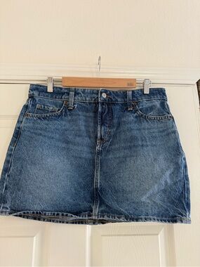 Old Navy Blue Denim Mini Skirt - Casual Five-Pocket Style